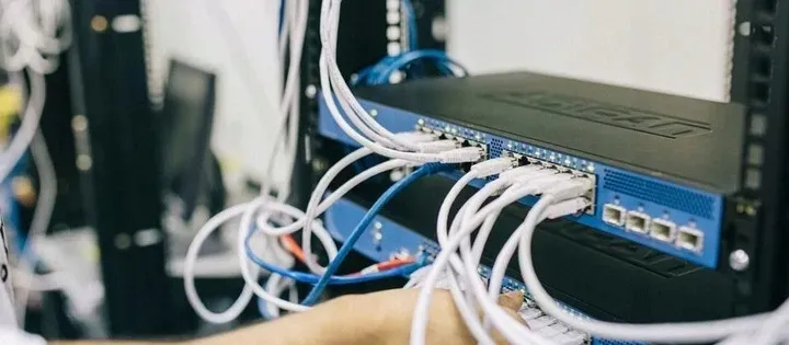 switch-lanberg-dsp1-0105-fast-ethernet-desktop