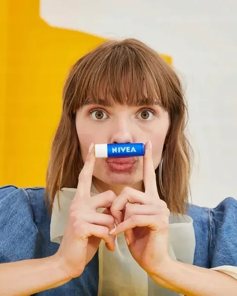 pomadka-ochronna-do-ust-nivea-original-care-stan-nowy