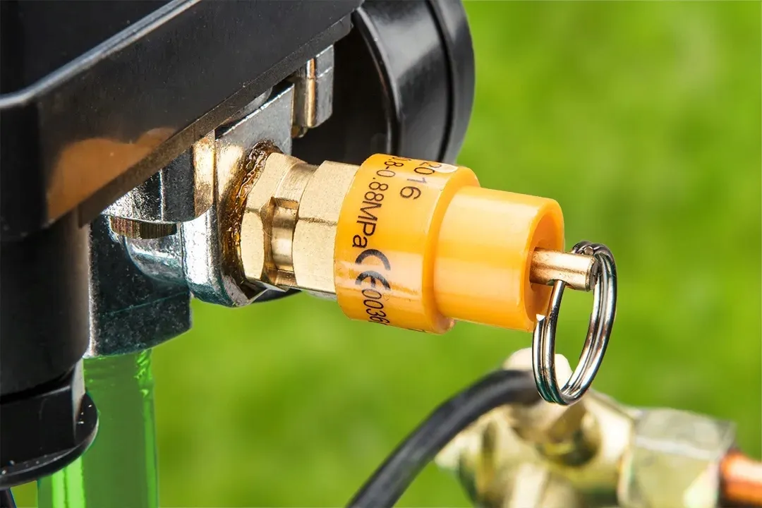 kompresor-olejowy-50l-230v-stan-nowy