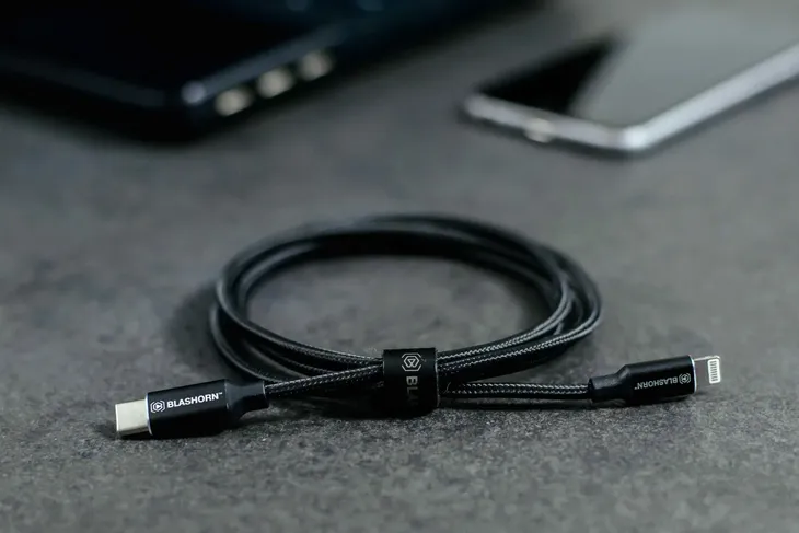 kabel-usb-typ-c-lightening-do-iphone-apple-krotki-stan-nowy-kod-producenta-bl7010
