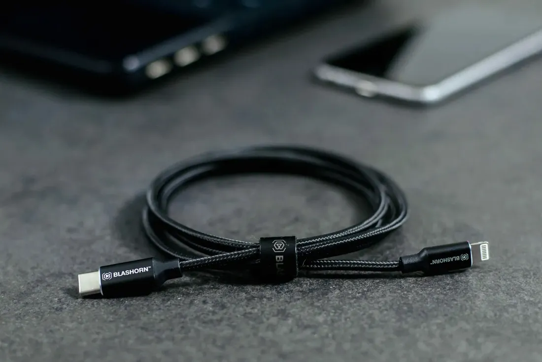 kabel-usb-typ-c-lightening-do-iphone-apple-krotki