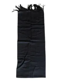 czarny-szalik-z-fredzlami-elegancki-i-cieply-90-x-35-cm