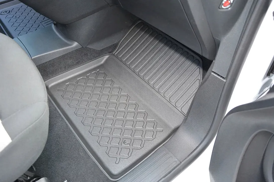 opel-combo-e-life-kombivan-18-dywany-do-auta-stan-nowy