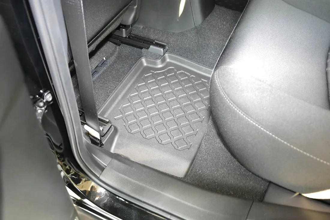 mazda-cx-3-suv-2015-dywany-do-auta