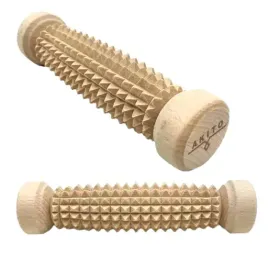 masazer-do-stop-i-dloni-drewniany-wypukly-akito-19cm