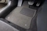 opel-combo-e-2018-wycieraczki-welurowe-stan-nowy-liczba-elementow-komplety