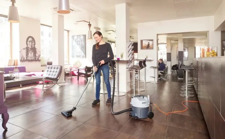 odkurzacz-nilfisk-vp-300-hepa-basic-kod-producenta-107415322