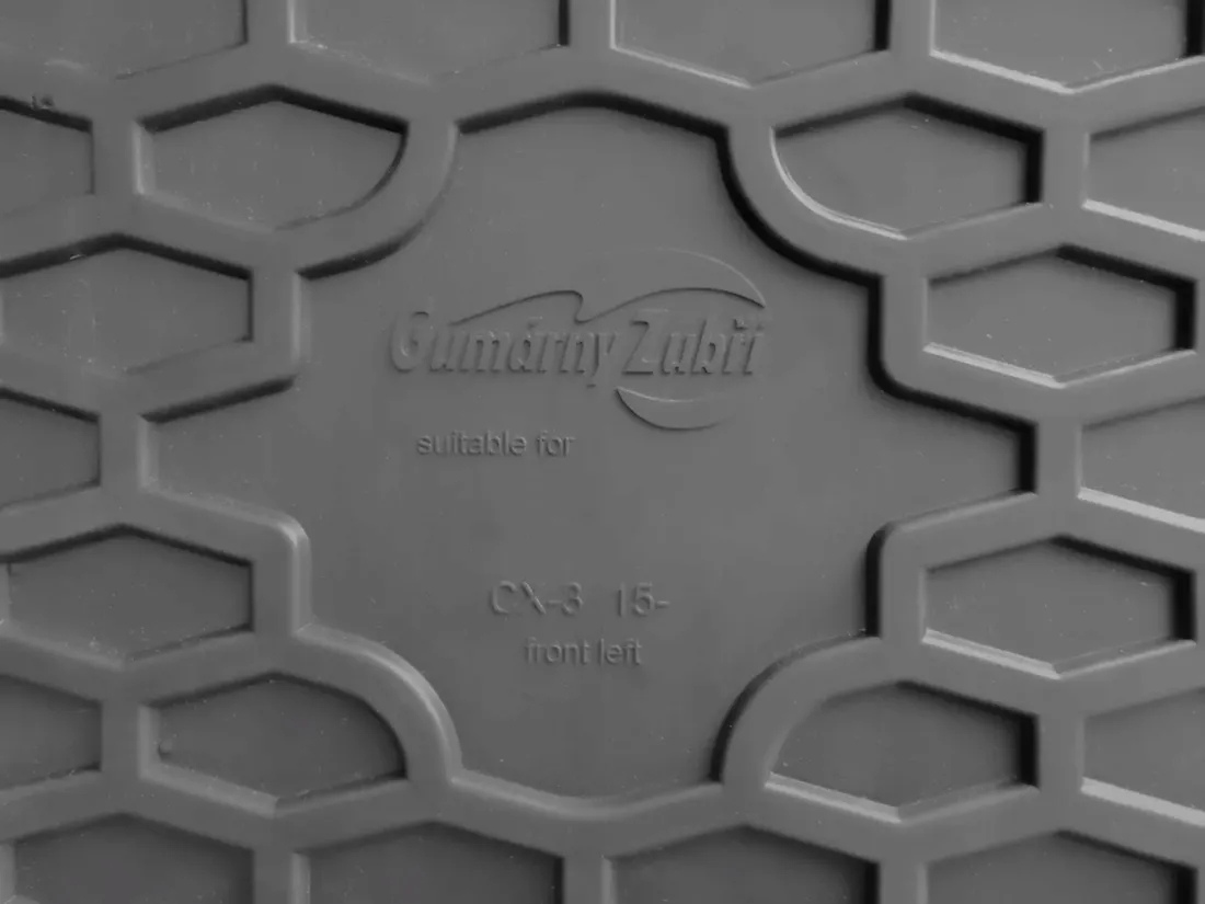 mazda-cx-3-2015-2018-dywaniki-samochodowe-stan-nowy