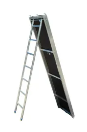 podest-aluminiowo-sklejkowy-z-klapa-i-drabina-typ-l73-307m