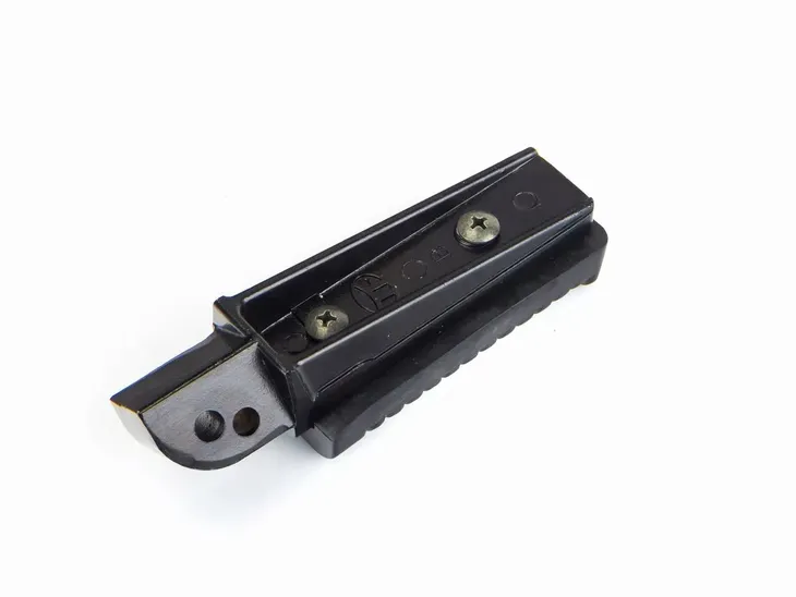 podnozek-stopka-pasazera-lewa-romet-ogar-caffe-50-material-aluminium