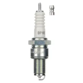 swieca-zaplonowa-ngk-bp8es-2912