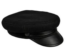 welniana-czapka-maciejowka-czarna-ze-skorzanym-daszkiem-witleather-skoczow