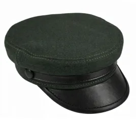 czapka-maciejowka-welniana-ze-skorzanym-czarnym-daszkiem-zielona