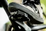 pedaly-rowerowe-platforma-kellys-flat-50-bb-black-stan-nowy