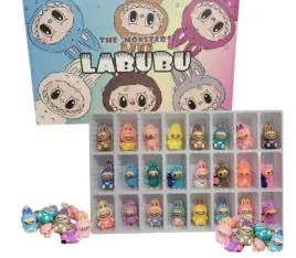 kolekcjonerski-kalendarz-adwentowy-24-niespodziankowe-miniatury-i-breloki