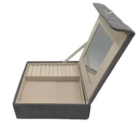 welurowa-szkatulka-na-bizuterie-pikowana-szara-94