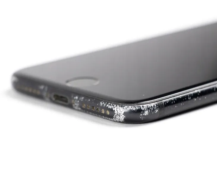 apple-iphone-7-material-aluminium-szklo