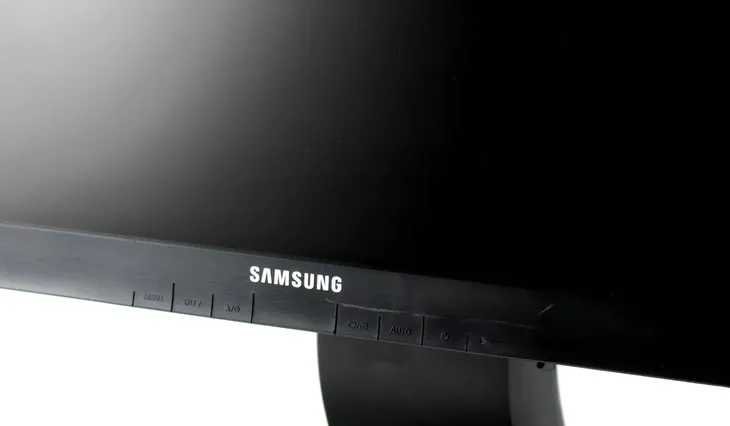 monitor-24-samsung-przekatna-ekranu-24