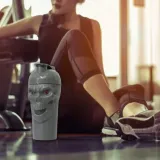 skull-labs-shaker-grey-700ml-cechy-dodatkowe-profilowany-ksztalt-uchwyt-ustnik-wolne-od-bpa