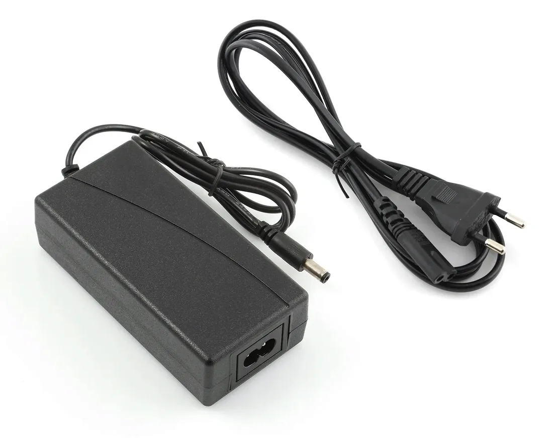 zasilacz-12v-36w-3a-desktop-do-tasm-led