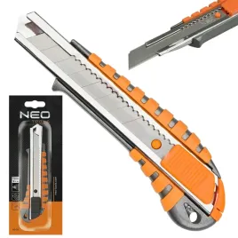 noz-z-ostrzem-lamanym-18-mm-metalowy-korpus-tapeciak-introligatorski-neo