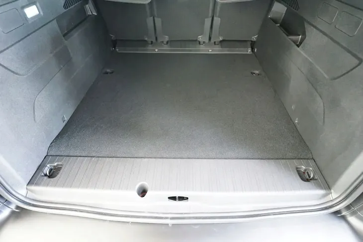 opel-combo-e-xl-2021-mata-do-kufra-material-polipropylen