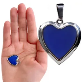 zawieszka-serce-vintage-zmieniajaca-kolor-pod-naszyjnik-ramka-na-zdjecia