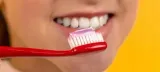 colgate-szczoteczka-do-zebow-max-white-medium-twardosc-wlosia-srednie