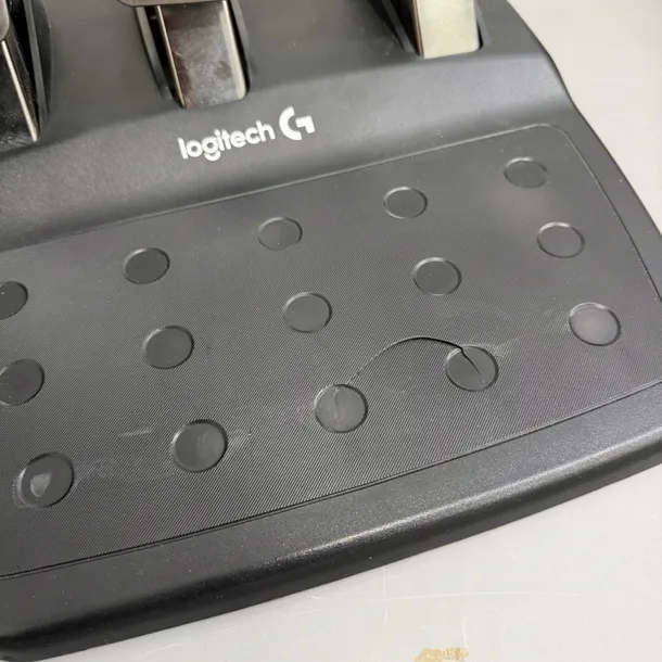 kierownica-logitech-g920-driving-force-stan-powystawowy-lacznosc-przewodowa