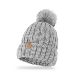 nandy-czapka-z-pomponem-gruba-polar-dziecieca