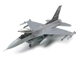 samolot-lockheed-f-16c-fighting-falcon-model-61101-tamiya
