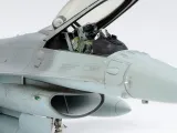samolot-lockheed-f-16c-fighting-falcon-model-61101-tamiya-okres-po-ii-wojnie-swiatowej