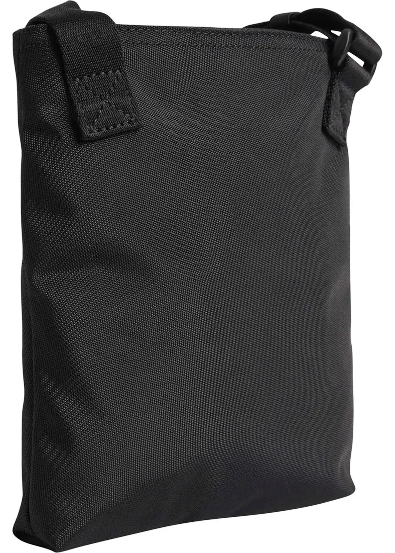 calvin-klein-torba-listonoszka-essentials-czarna