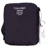 calvin-klein-torba-listonoszka-essentials-czarna