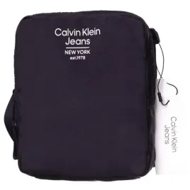 calvin-klein-torba-listonoszka-essentials-czarna
