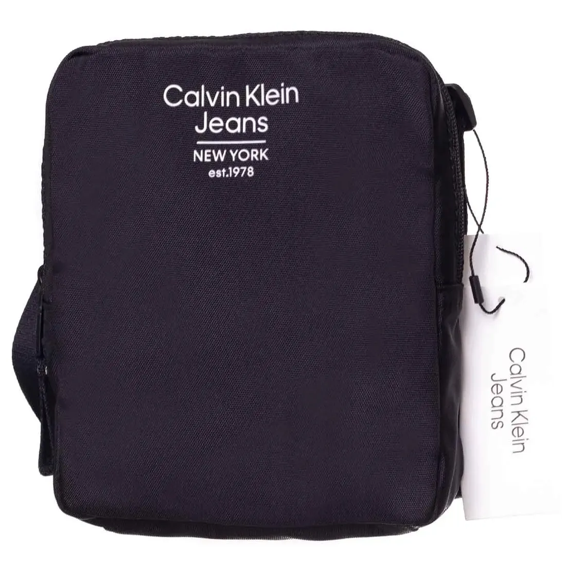 calvin-klein-torba-listonoszka-essentials-czarna