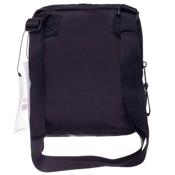 calvin-klein-torba-listonoszka-essentials-czarna-kolor-czarny