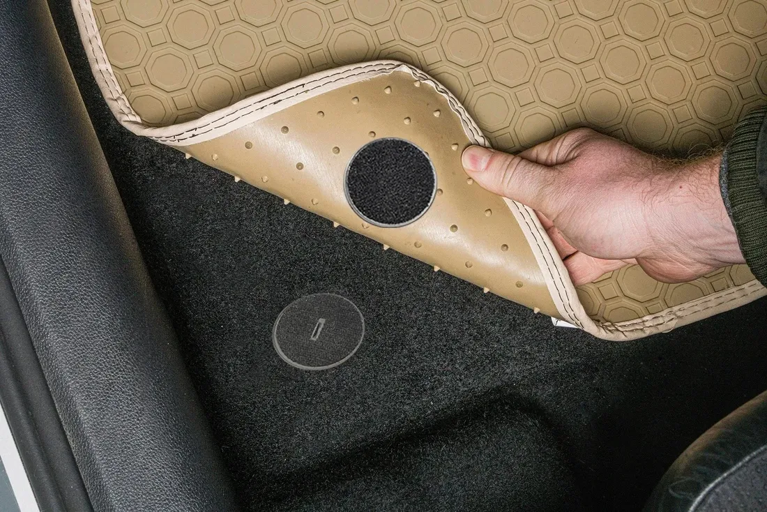 bmw-5-e60-e61-2003-2010-wycieraczki-bezowe-stan-nowy