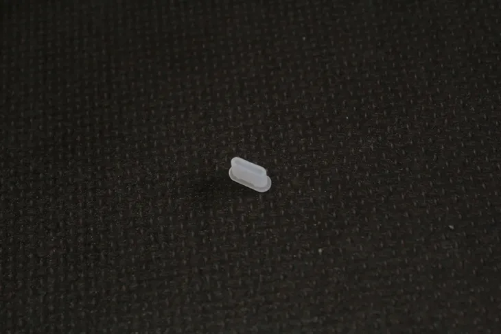 zaslepka-oslona-usb-c-biala-marka-bez-marki-stan-nowy