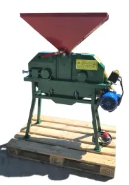 gniotownik-walcowy-zgniatacz-ziarna-gz05-100-15kw