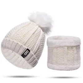 komplet-zimowy-damski-czapka-i-komin-cieply-zestaw-zima-handmade-bialy