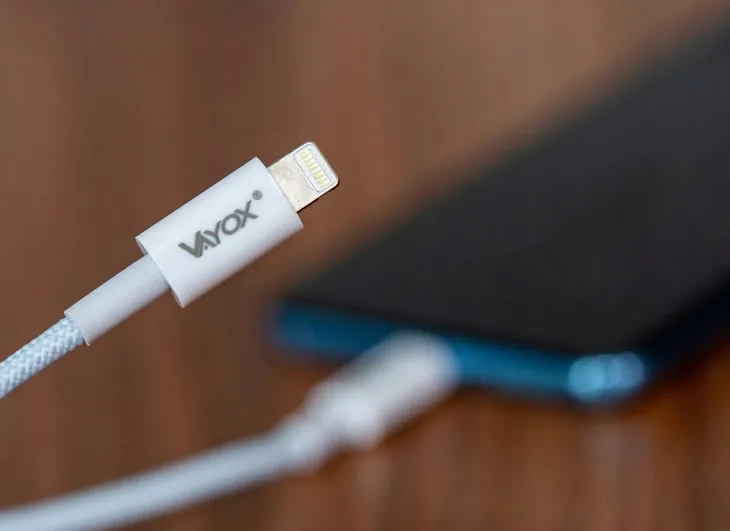 kabel-usb-c-lightning-do-iphone-pd-20w-3a-1m-vayox-kod-producenta-va0106