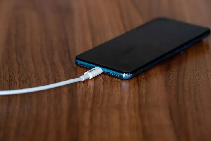 kabel-usb-c-lightning-do-iphone-pd-20w-3a-1m-vayox-stan-nowy-zgodnosc-ze-standardem-quick-charge-1-0-quick-charge-2-0-quick-charge-3-0