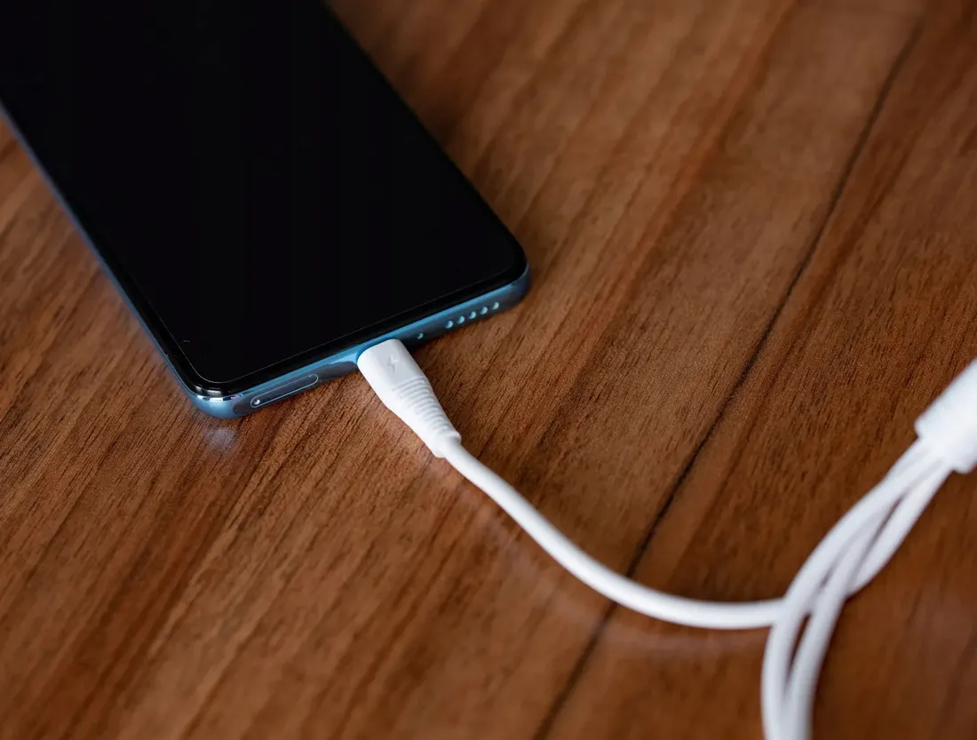 kabel-usb-3w1-lightning-usb-c-microusb-3a-1m-vayox