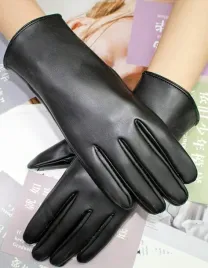 czarne-damskie-rekawiczki-skorzane-na-jesien-zime-stylowe-i-eleganckie
