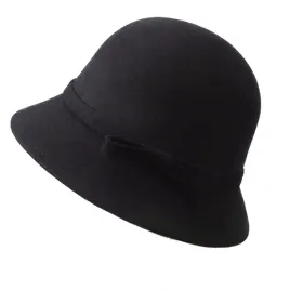 czarny-kapelusz-damski-typu-bucket-elegancki-cylinder-do-plaszcza-szykowny