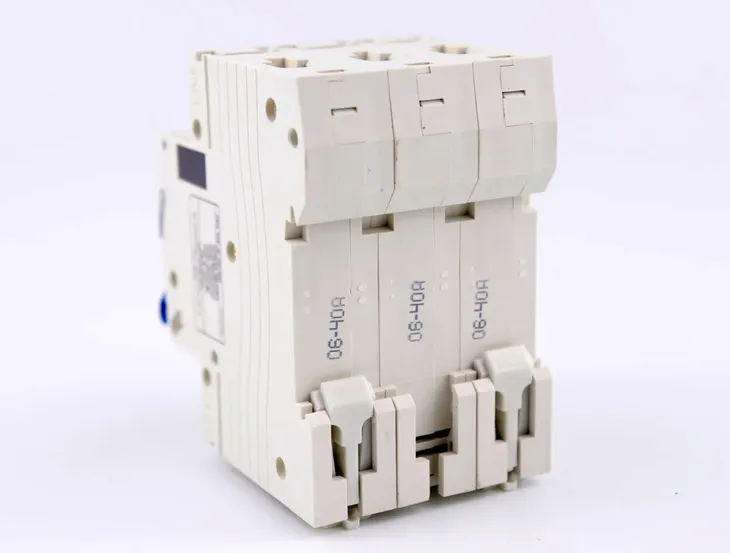 ogranicznik-mocy-3p-40a-10ka-lctec-plus-marka-lc-tec