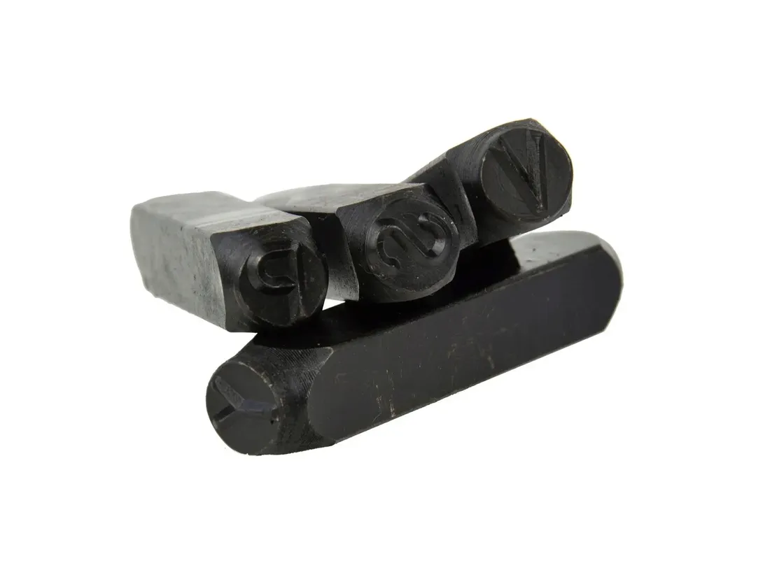 numeratory-wybijaki-litery-10mm-27-elementow