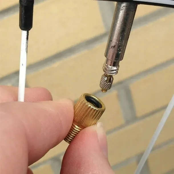 redukcja-adapter-do-pompowania-kol-rowerowych-stan-nowy