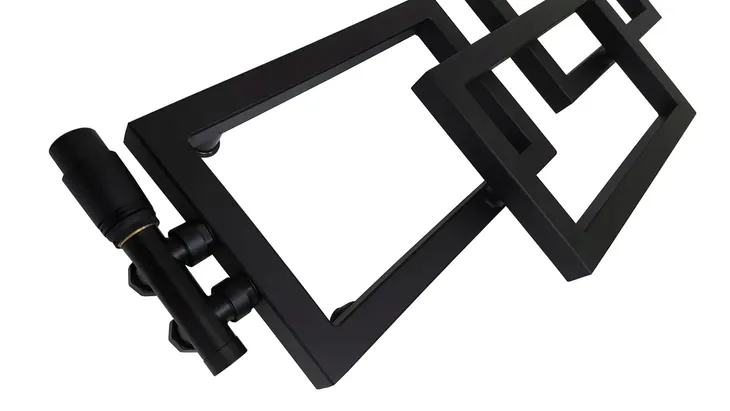 grzejnik-lazienkowy-dekoracyjny-lotus-111-36-czarny-sposob-podlaczenia-dolne